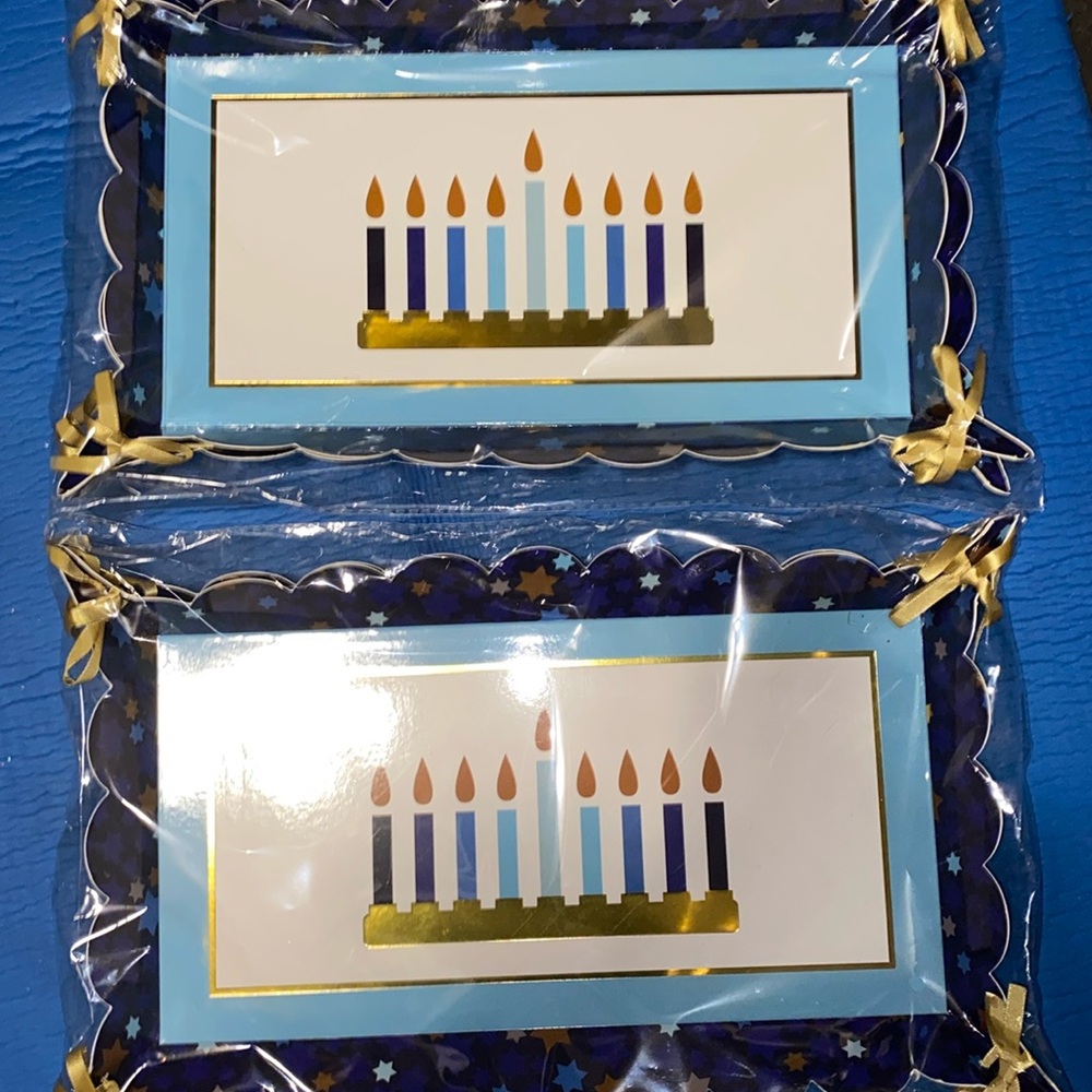 ✨8/$10. 4 Hanukkah Paper Trays